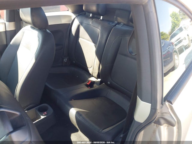 Продаж на аукціоні авто 2012 Volkswagen Beetle 2.5l, vin: 3VWJP7AT1CM645742, номер лоту: 45313838