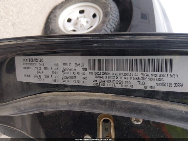 1C6RR7KG8JS318980 RAM 1500 Tradesman 4x4 5&#039;7 Box