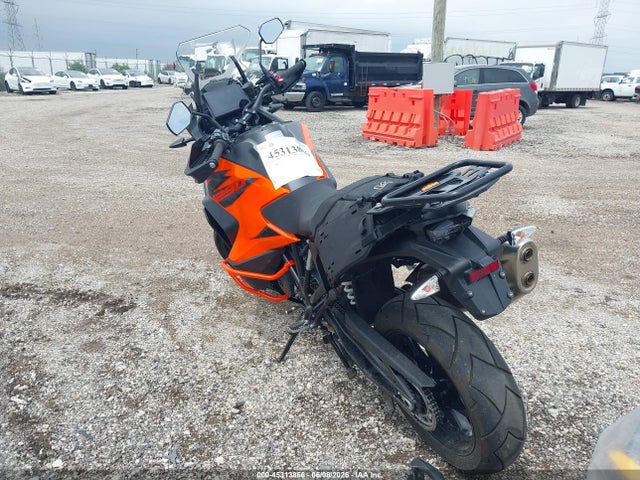 KTM 1290 Super Adventure S 2023 VBKV79400PM966334 Image 3