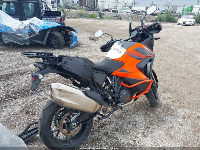 KTM 1290 Super Adventure S 2023 VBKV79400PM966334 Image 4