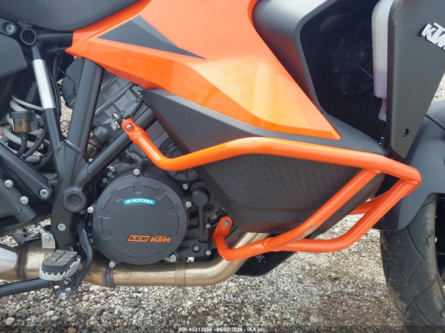KTM 1290 Super Adventure S 2023 VBKV79400PM966334 Image 8