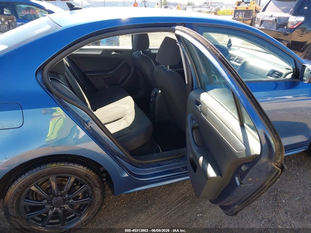 3VWD17AJ2FM225831 Volkswagen Jetta 1.8t Se