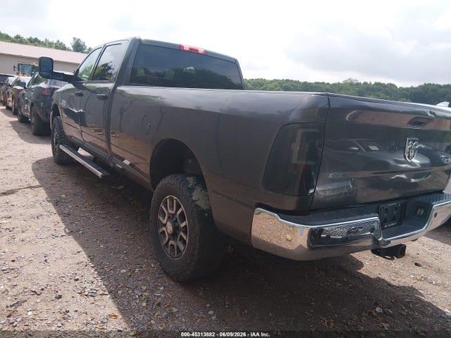 45313882 :رقم المزاد ، 3C6UR5HL2HG702497 vin ، 2017 Ram 2500 Tradesman  4x4 8' Box مزاد بيع
