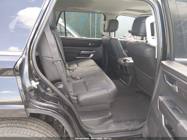 Продажа на аукционе авто 2024 Toyota Sequoia Sr5, vin: 7SVAAABA7RX032449, номер лота: 45313884