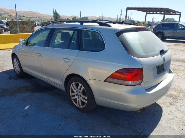 45313998 :رقم المزاد ، 3VWPL7AJ9AM618709 vin ، 2010 Volkswagen Jetta Tdi مزاد بيع