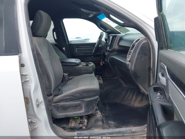 45314082 :رقم المزاد ، 3C6UR5DL2MG628546 vin ، 2021 Ram 2500 Big Horn  4x4 6'4 Box مزاد بيع