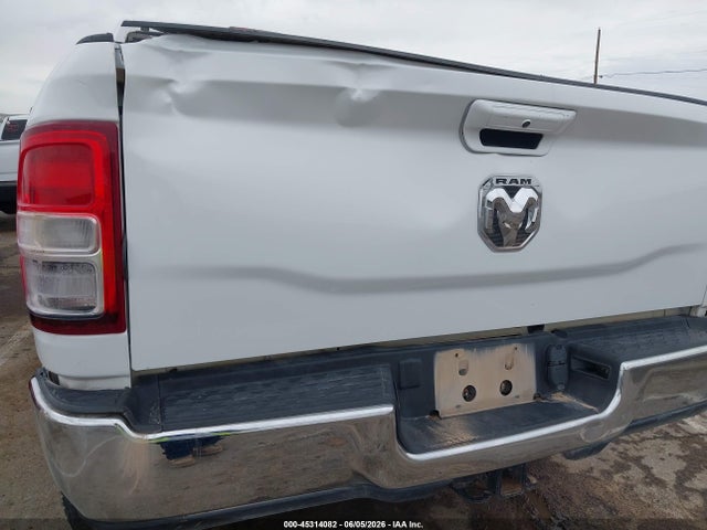 45314082 :رقم المزاد ، 3C6UR5DL2MG628546 vin ، 2021 Ram 2500 Big Horn  4x4 6'4 Box مزاد بيع