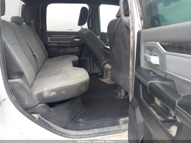 45314082 :رقم المزاد ، 3C6UR5DL2MG628546 vin ، 2021 Ram 2500 Big Horn  4x4 6'4 Box مزاد بيع
