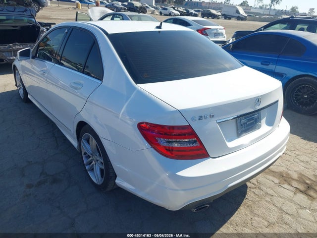 Aukcja sprzedaży 2013 Mercedes-benz C 250 Sport, vin: WDDGF4HB3DR272057, numer aukcji: 45314163