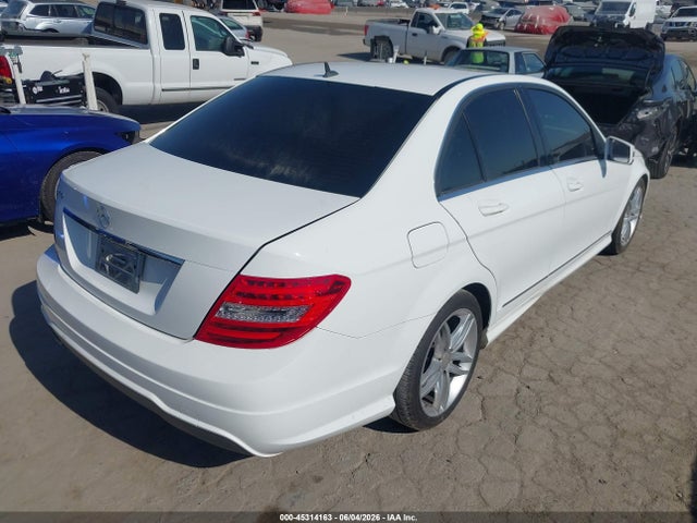 Aukcja sprzedaży 2013 Mercedes-benz C 250 Sport, vin: WDDGF4HB3DR272057, numer aukcji: 45314163