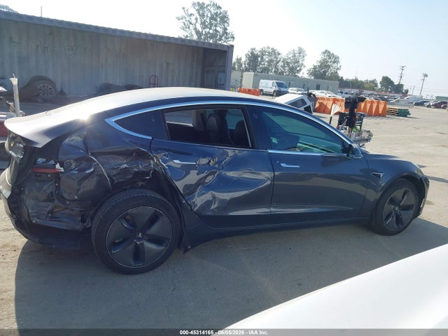 Tesla Model 3 Long Range/mid Range 2018 5YJ3E1EA3JF158809 Image 13