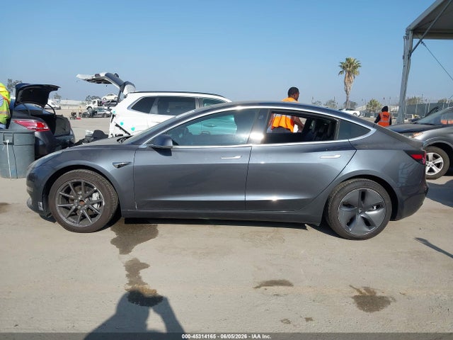 Tesla Model 3 Long Range/mid Range 2018 5YJ3E1EA3JF158809 Image 14