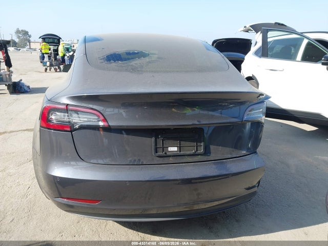 Tesla Model 3 Long Range/mid Range 2018 5YJ3E1EA3JF158809 Image 16