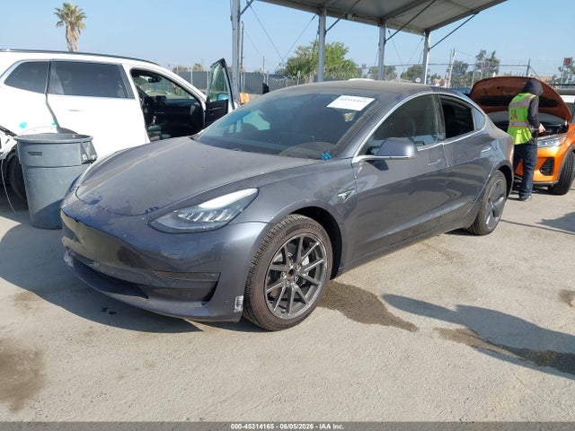 Tesla Model 3 Long Range/mid Range 2018 5YJ3E1EA3JF158809 Image 2