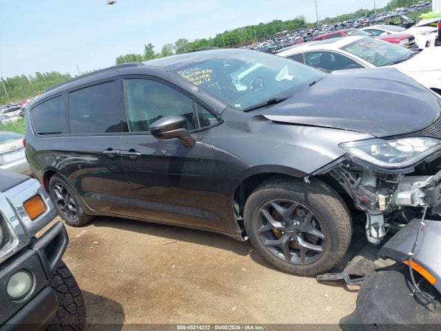 Продаж на аукціоні авто 2019 Chrysler Pacifica Touring L Plus, vin: 2C4RC1EG7KR528704, номер лоту: 45314232