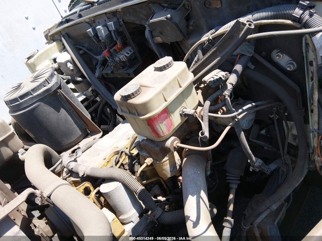 45314249 :رقم المزاد ، 1GDJ6H1C4YJ513330 vin ، 2000 Gmc Tc6h042 مزاد بيع