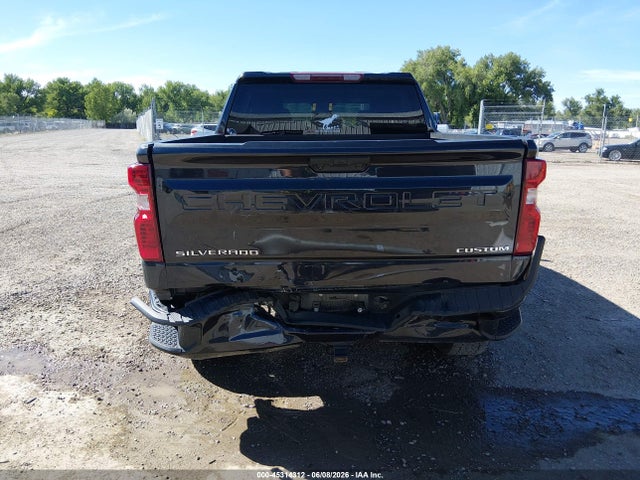 Auction sale of the 2022 Chevrolet Silverado 1500 4wd  Short Bed Custom, vin: 1GCPDBEKXNZ588582, lot number: 45314312