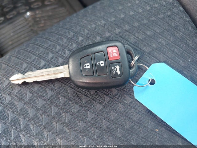 4T1BF1FK1EU323166 Toyota CAMRY SE