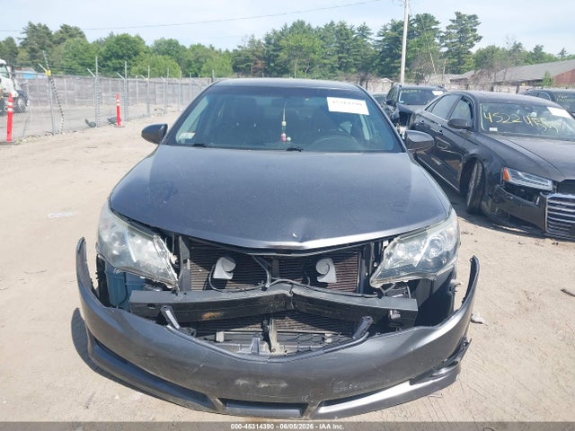 4T1BF1FK1EU323166 Toyota CAMRY SE