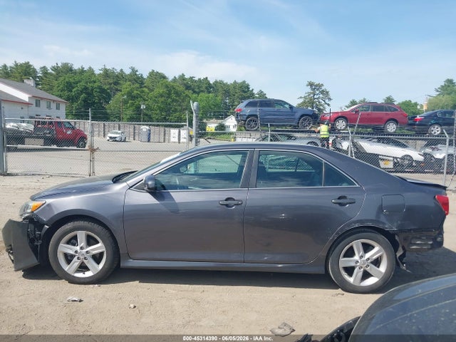 4T1BF1FK1EU323166 Toyota CAMRY SE
