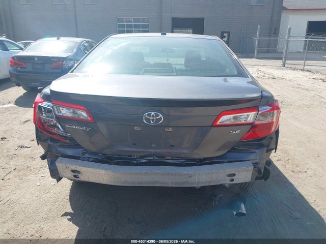 4T1BF1FK1EU323166 Toyota CAMRY SE
