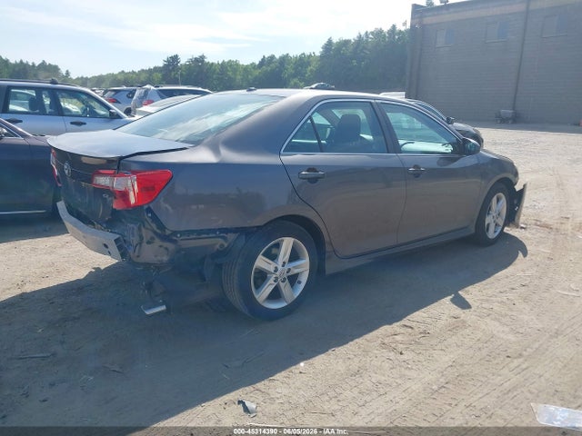 4T1BF1FK1EU323166 Toyota CAMRY SE