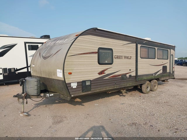 2016 Cherokee Grey Wolf Fish House Series მანქანა იყიდება აუქციონზე, vin: 4X4TCKB29GK032467, აუქციონის ნომერი: 45314458