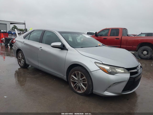 45314582 :رقم المزاد ، 4T1BF1FK5HU340704 vin ، 2017 Toyota Camry Se مزاد بيع