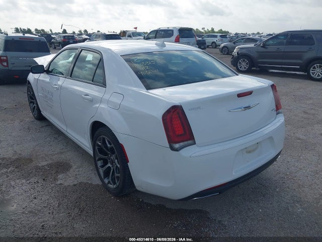 45314610 :رقم المزاد ، 2C3CCABG3FH908861 vin ، 2015 Chrysler 300 300s مزاد بيع