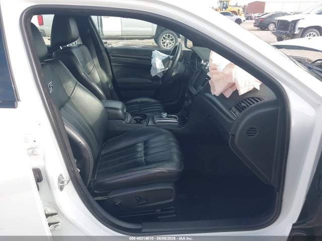 45314610 :رقم المزاد ، 2C3CCABG3FH908861 vin ، 2015 Chrysler 300 300s مزاد بيع