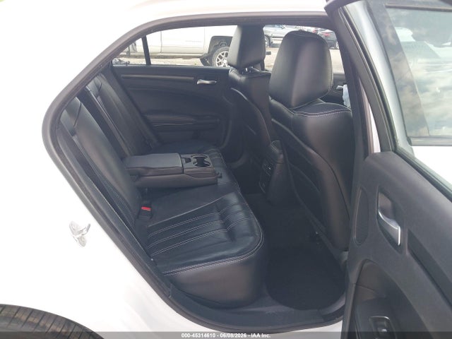 45314610 :رقم المزاد ، 2C3CCABG3FH908861 vin ، 2015 Chrysler 300 300s مزاد بيع