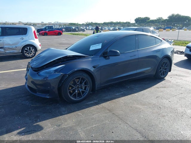 Tesla Model 3 Long Range 2021 5YJ3E1EB8MF988358 Image 2