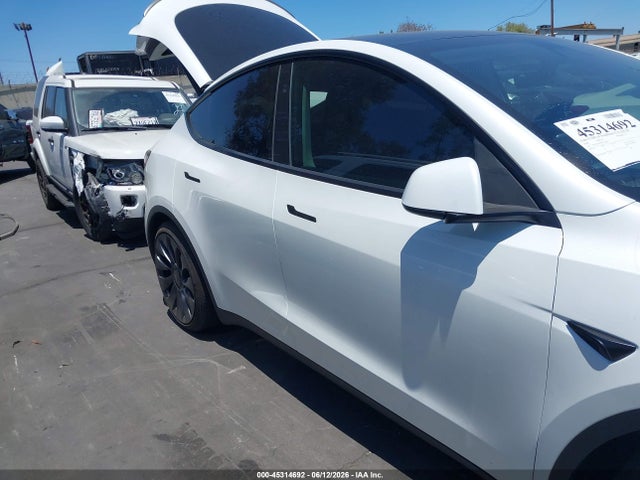Auction sale of the 2024 Tesla Model Y Performance Dual Motor All-wheel Drive, vin: 7SAYGDEF9RF126958, lot number: 45314692