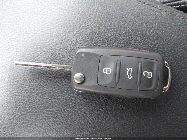 45314853 :رقم المزاد ، 1VWBT7A34FC008673 vin ، 2015 Volkswagen Passat 1.8t Sport مزاد بيع