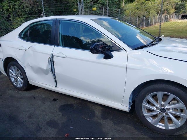 45314919 :رقم المزاد ، 4T1C11AK3RU862968 vin ، 2024 Toyota Camry Le مزاد بيع