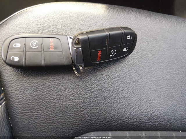 Продажа на аукционе авто 2019 Jeep Compass Latitude 4x4, vin: 3C4NJDBB2KT670082, номер лота: 45314958