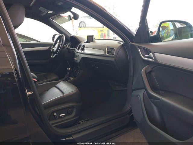 WA1ECCFS2HR002860 Audi Q3 2.0t Premium