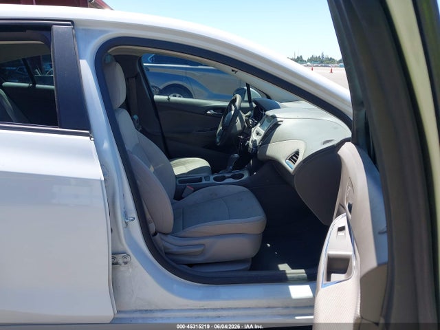 Aukcja sprzedaży 2018 Chevrolet Cruze Ls Auto, vin: 1G1BC5SM4J7104120, numer aukcji: 45315219
