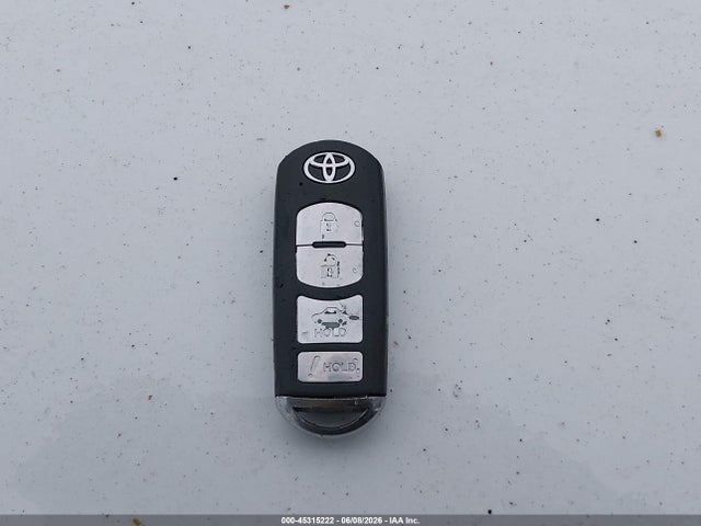 3MYDLBYV5HY154498 Toyota YARIS IA