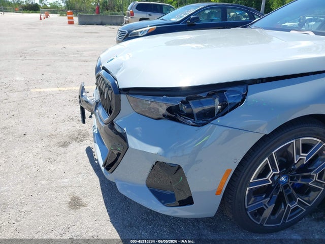 2024 Bmw I5 Edrive40 მანქანა იყიდება აუქციონზე, vin: WBY33FK05RCR50157, აუქციონის ნომერი: 45315294