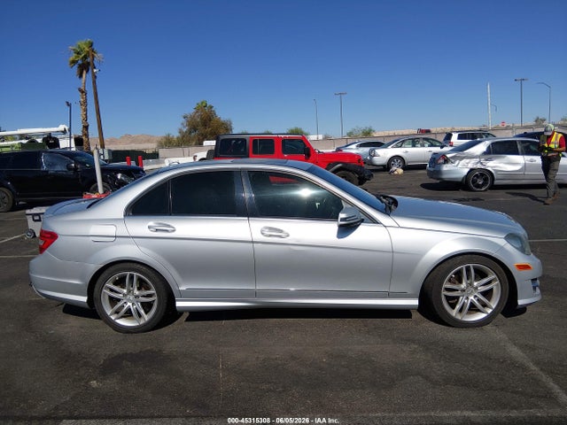 2013 Mercedes-benz C 250 Luxury/sport მანქანა იყიდება აუქციონზე, vin: WDDGF4HBXDA779584, აუქციონის ნომერი: 45315308