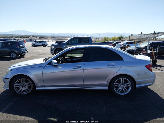 2013 Mercedes-benz C 250 Luxury/sport მანქანა იყიდება აუქციონზე, vin: WDDGF4HBXDA779584, აუქციონის ნომერი: 45315308