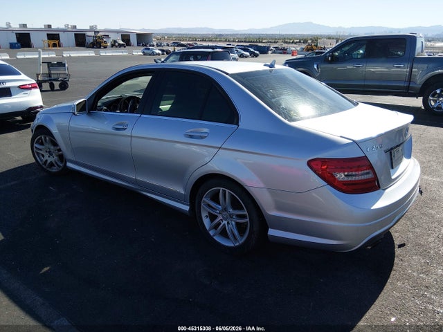 2013 Mercedes-benz C 250 Luxury/sport მანქანა იყიდება აუქციონზე, vin: WDDGF4HBXDA779584, აუქციონის ნომერი: 45315308