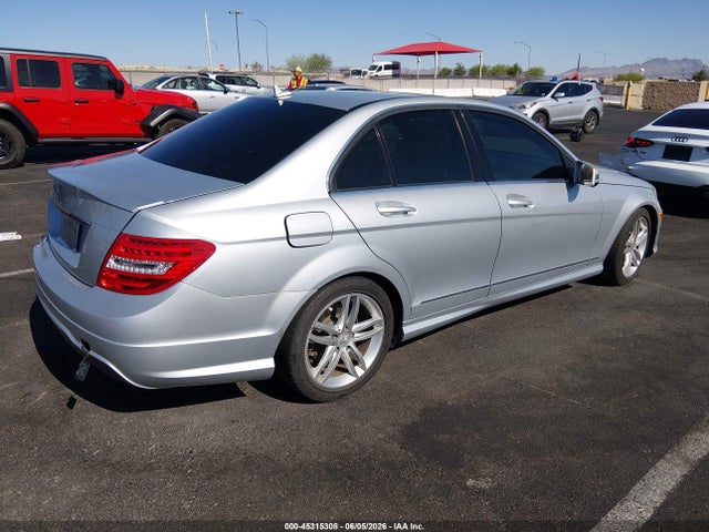 2013 Mercedes-benz C 250 Luxury/sport მანქანა იყიდება აუქციონზე, vin: WDDGF4HBXDA779584, აუქციონის ნომერი: 45315308