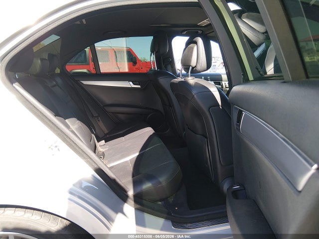 2013 Mercedes-benz C 250 Luxury/sport მანქანა იყიდება აუქციონზე, vin: WDDGF4HBXDA779584, აუქციონის ნომერი: 45315308