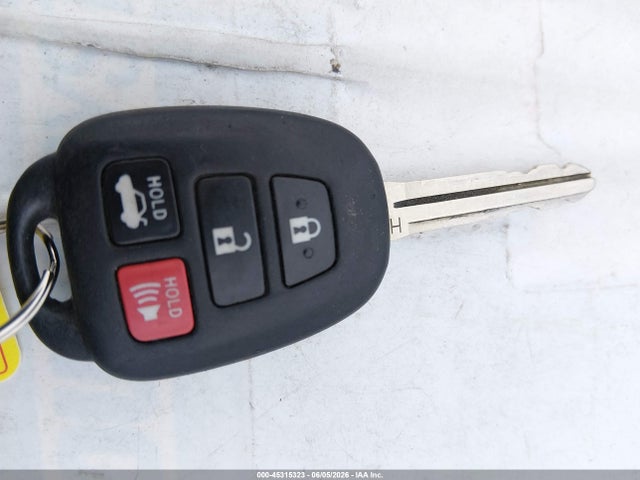 2T1BURHE4JC068326 Toyota COROLLA LE