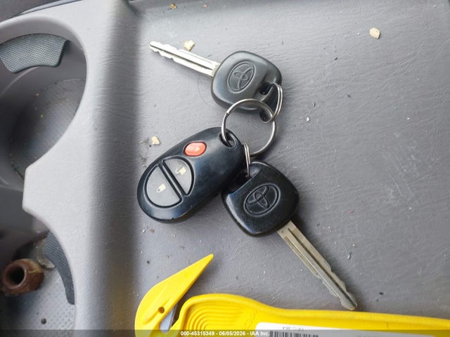 45315349 :رقم المزاد ، 5TDZA23C94S056382 vin ، 2004 Toyota Sienna Le مزاد بيع