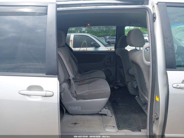 45315349 :رقم المزاد ، 5TDZA23C94S056382 vin ، 2004 Toyota Sienna Le مزاد بيع