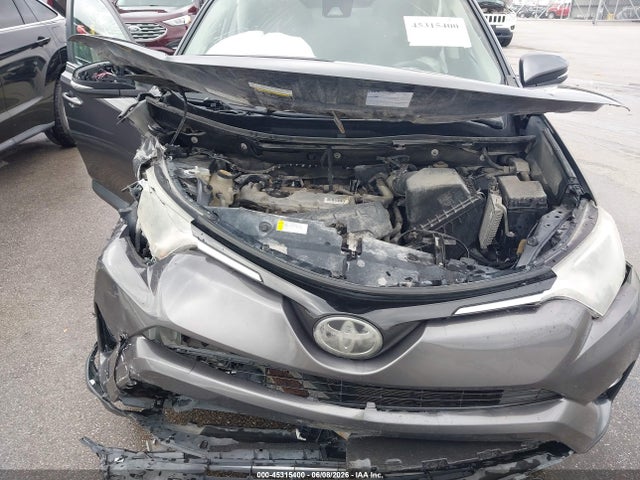 2018 Toyota Rav4 Xle მანქანა იყიდება აუქციონზე, vin: 2T3RFREV6JW786818, აუქციონის ნომერი: 45315400
