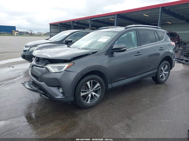 45315400 :رقم المزاد ، 2T3RFREV6JW786818 vin ، 2018 Toyota Rav4 Xle مزاد بيع